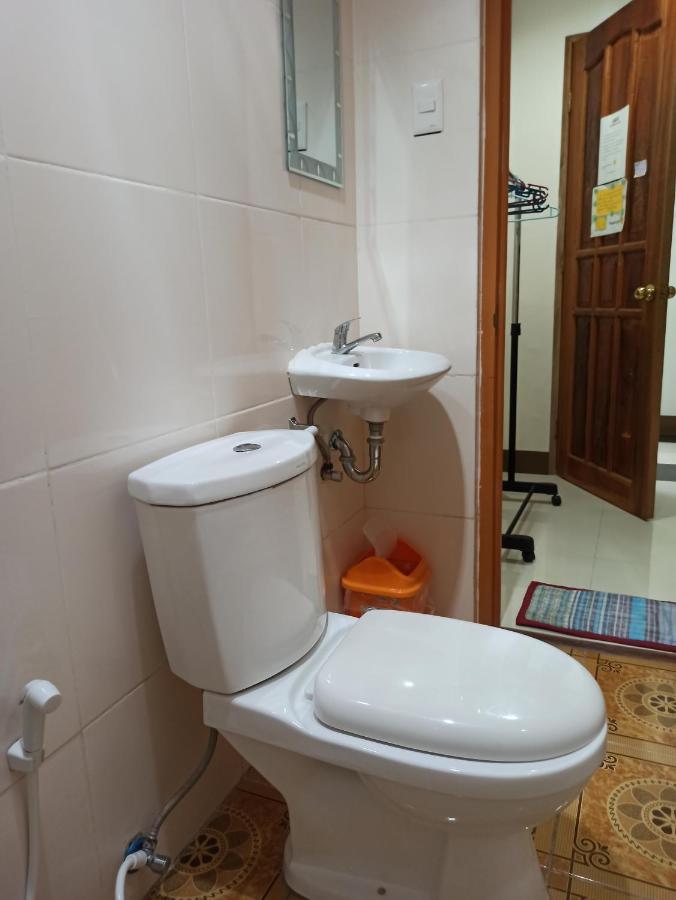 Junie Pension House Моалбоал Екстериор снимка
