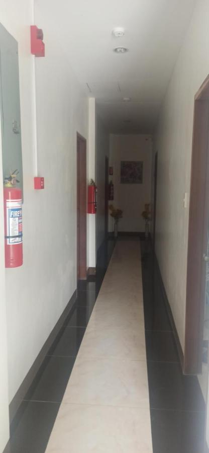 Junie Pension House Моалбоал Екстериор снимка