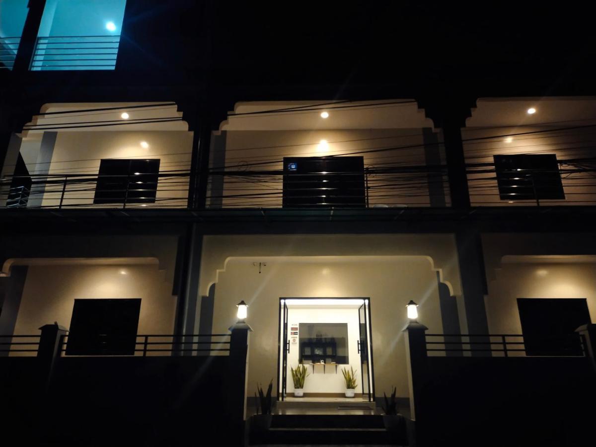 Junie Pension House Моалбоал Екстериор снимка